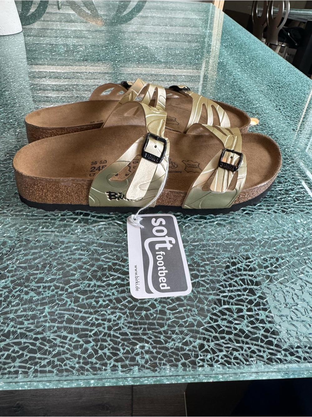 Birki’s Gold Strappy Comfort Footbed Sandals 38 - Picture 2 of 7